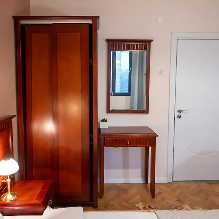 Apartment Spacious 1bdr Near city Center